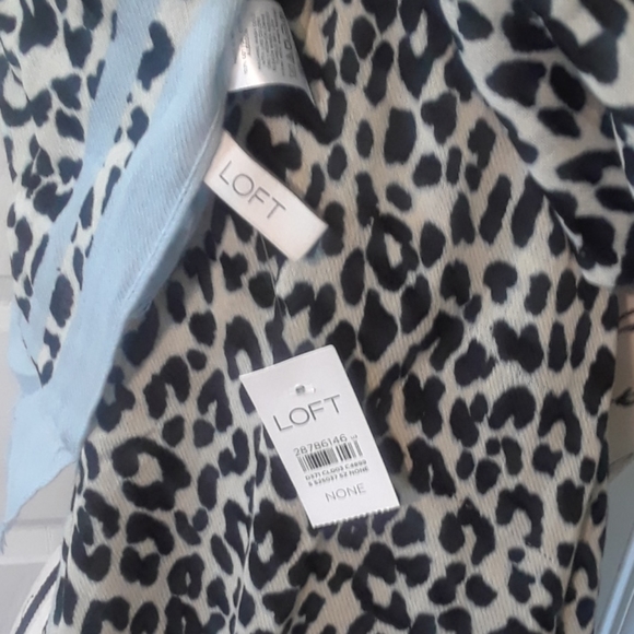 Animal print scarf - Picture 2 of 2